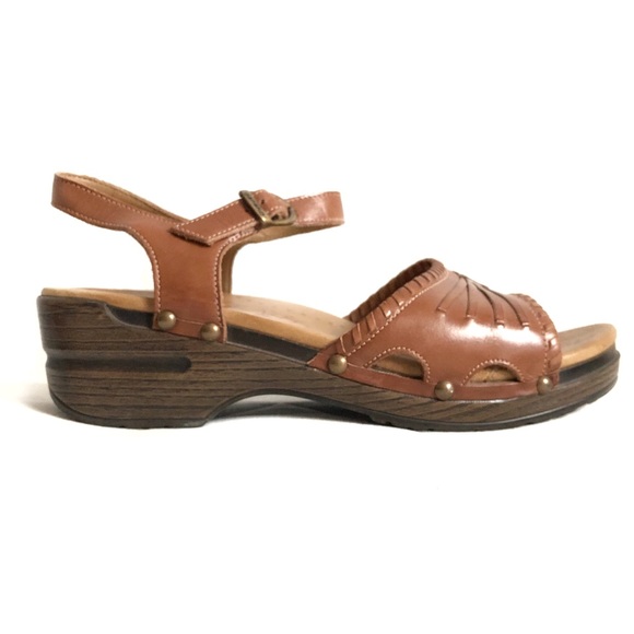 Dansko Shoes - Dansko Tan Leather Sandals
